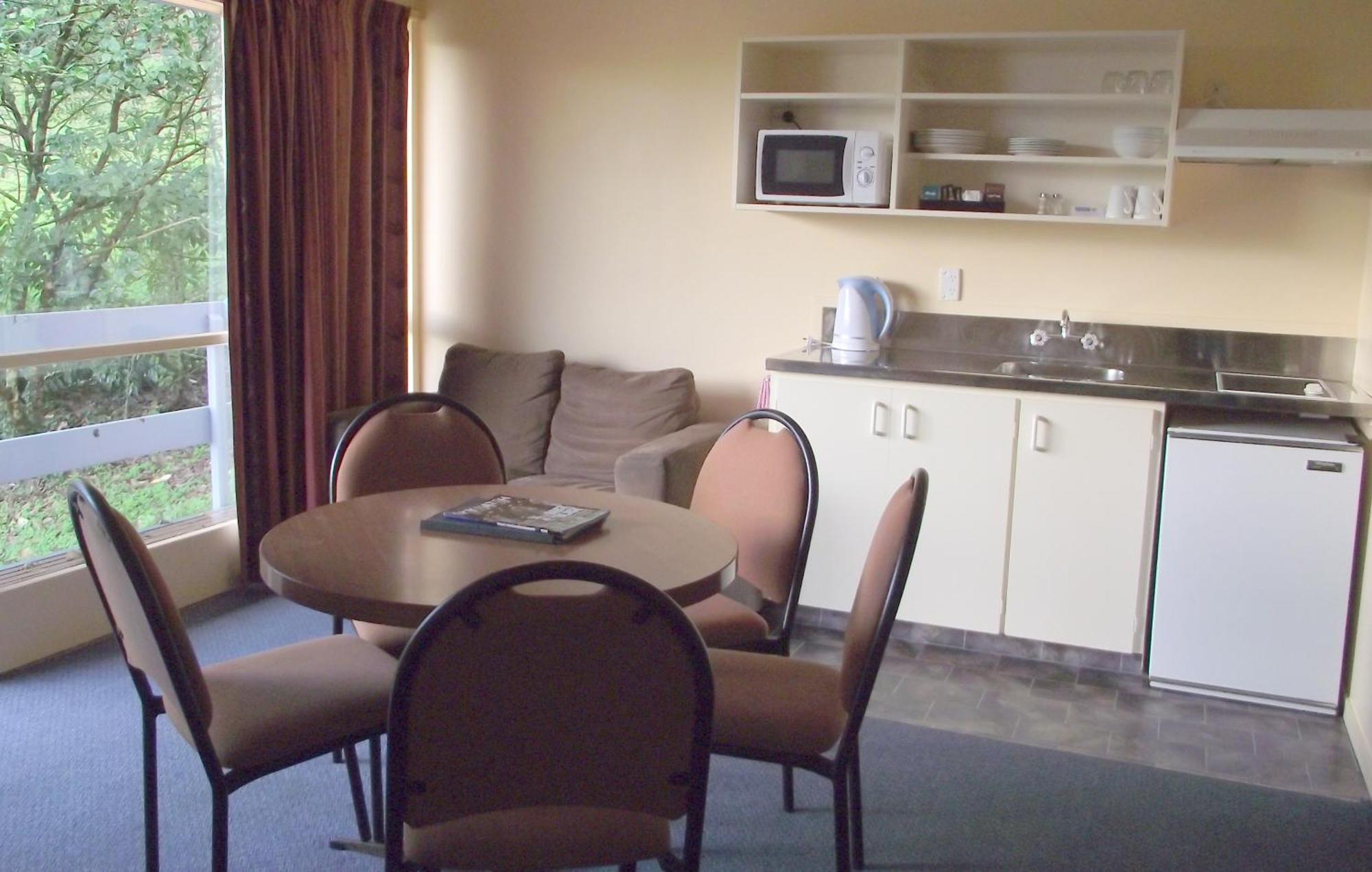 Caves Motor Inn Te Kuiti Exterior photo